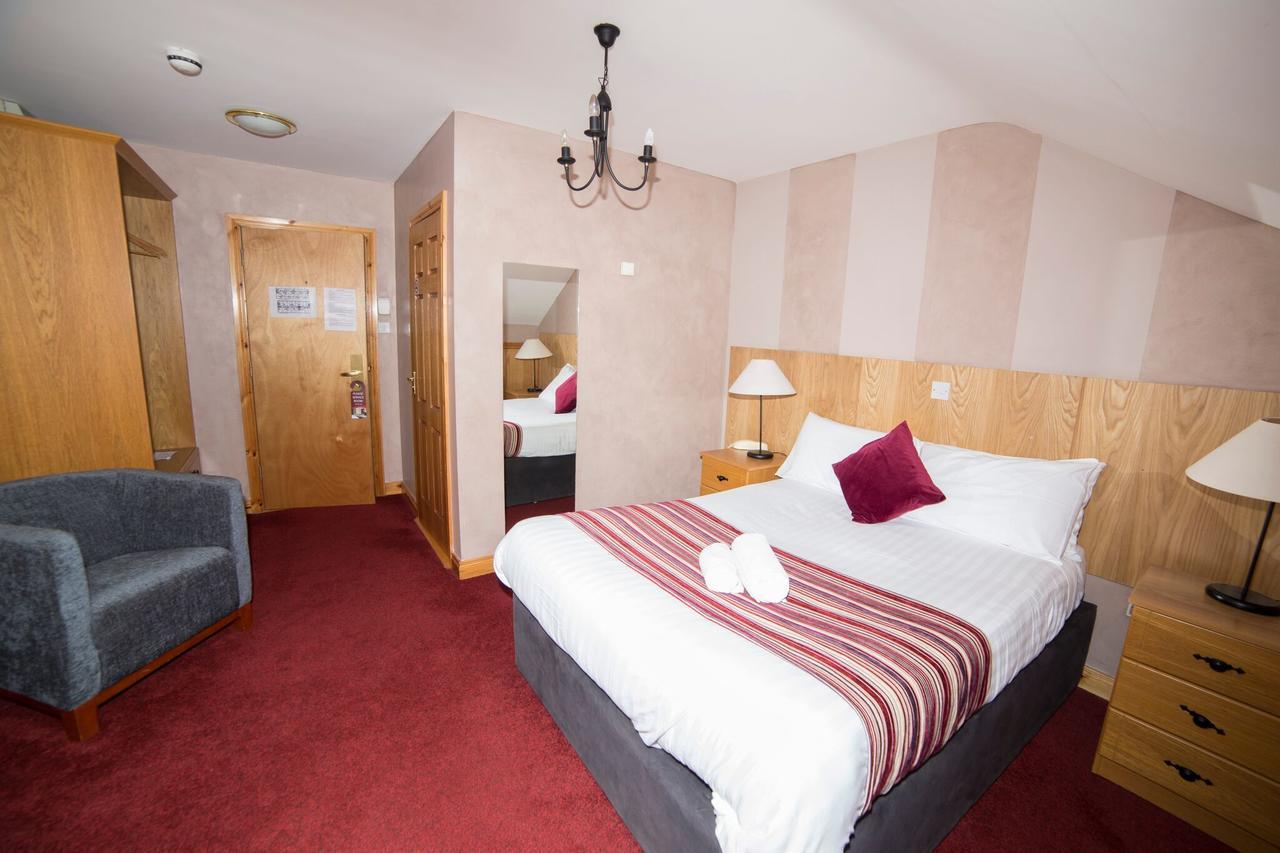 The Frontier Hotel Bridgend Экстерьер фото